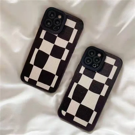 Checkerboard White Black Lattice Trending Phone Case for iPhone 14/15 PRO Max