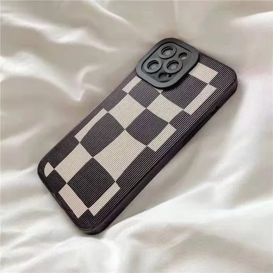 Checkerboard White Black Lattice Trending Phone Case for iPhone 14/15 PRO Max