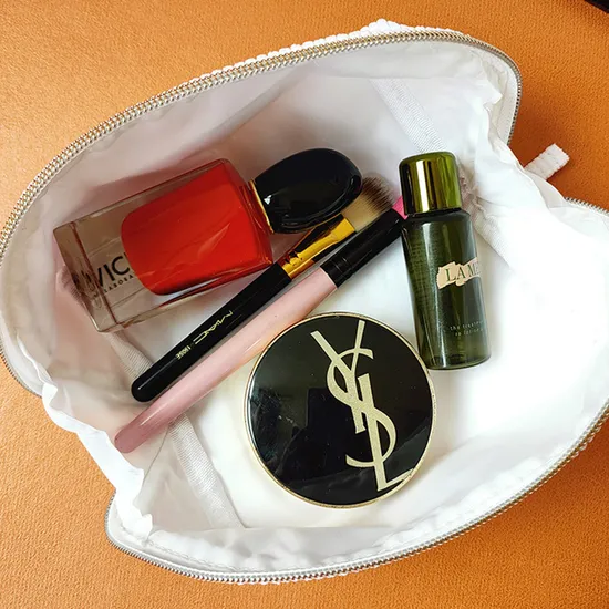 Elegant Cosmetic Bag for Makeup Essentials and Travel Needs