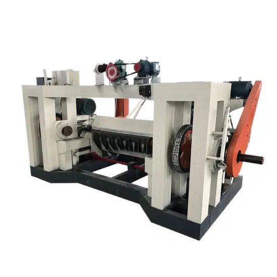 8 FT Spindle Peeling Machine for Veneer Peeling Lxq1300L-900 Model 1300mm