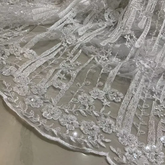 White Bridal Luxury Embroidery Beads Sequins Wedding Dress Lace Cloth for Wedding and Party