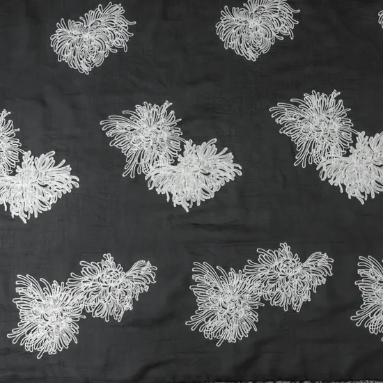 Fashion Large Chrysanthemum 3D Organza Embroidery Fabric for Home Textile