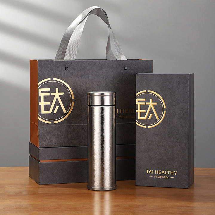 450ml temperature display Titanium Insulated Water Bottle Gift Thermos with Infuser Business vacuum Flask with infuser Global Manufacturing