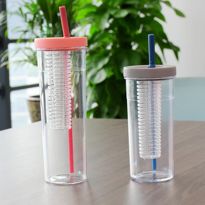550ml/700mlc BPA free Custom gift transparent sport gym plastic water cup With Fruit Infuser for fitness enthusiasts Custom Factory Production Trade