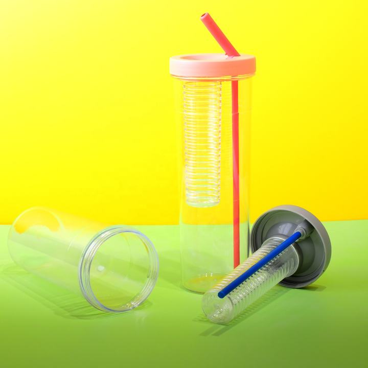 550ml/700mlc BPA free Custom gift transparent sport gym plastic water cup With Fruit Infuser for fitness enthusiasts Custom Factory Production Trade