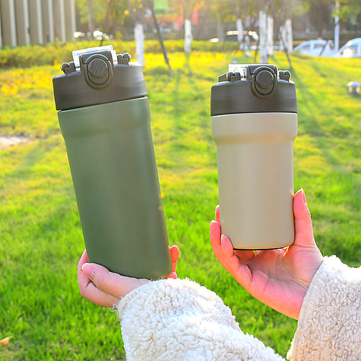 680ml stainless steel Double Wall insulated sport water bottle with leakproof lid and foodgrade straw Export Factory Supplier