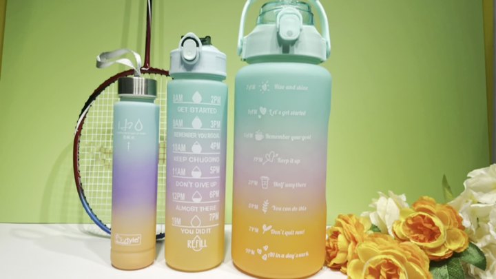 BPA Free 300ml Sports Set Motivational Fitness Plastic Water Bottle with Silicone Lid and Handgrip for Gym & Camping 3 in 1 Global Manufacturing