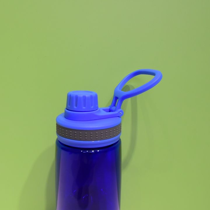 BPA free RTS durable portable blue plastic kids drinking water bottle with leakproof Screw lid and handle Competitive Manufacturing Pricing