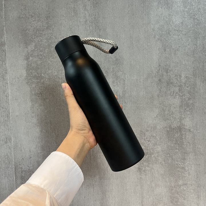 Eco-Friendly Custom Logo Double Wall vacuum tumbler 304 thermos insulated stainless steel sport water bottle with portable rope Bulk Purchase Discounts