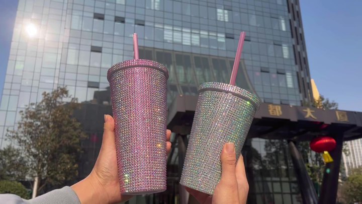 Eco-friendly 450ml custom OEM/ODM Bling Skinny Diamond Water Bottle Rhinestone Glitter  Coffee Travel Cup Luxury Trumbler