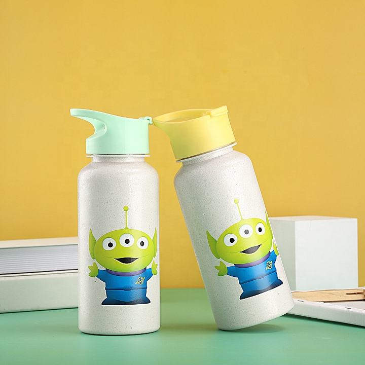 Environmentally Friendly Biodegradable Leak Proof Lightweight Drinking Bottle Wheat Straw water bottlewith Lid and handle Customized Manufacturing Solutions