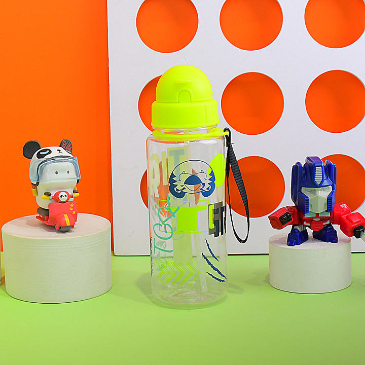 Factory direct hot sale bpa free custom cartoon OEM ideal gift cup plastic kids water bottles with straw and rope