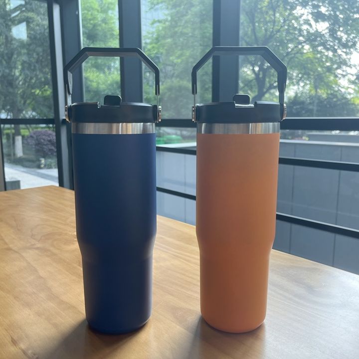 Outdoor Portable 20oz Water Bottle Stainless Steel Insulated Vacuum Flask Travel Water Bottle With Handle Export Factory Supplier