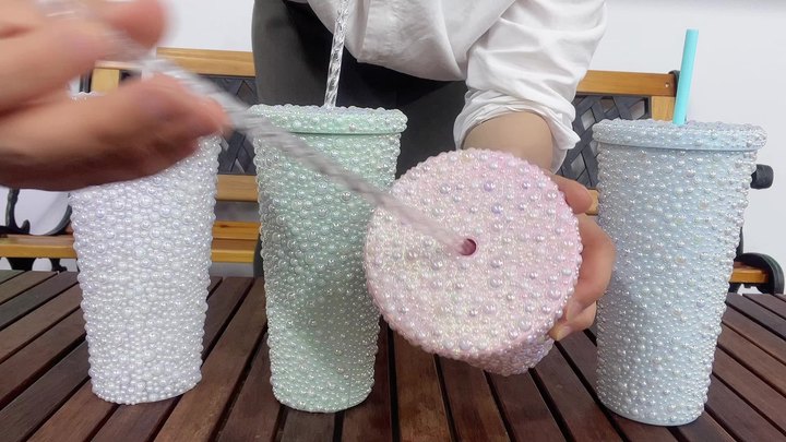 Wholesale Luxury Sport Drinkware-450ml/650ml BPA Water Bottle with Full Bling Rhinestone Glitter Plastic Studs FDA Certified Made in China Factory Manufacturer