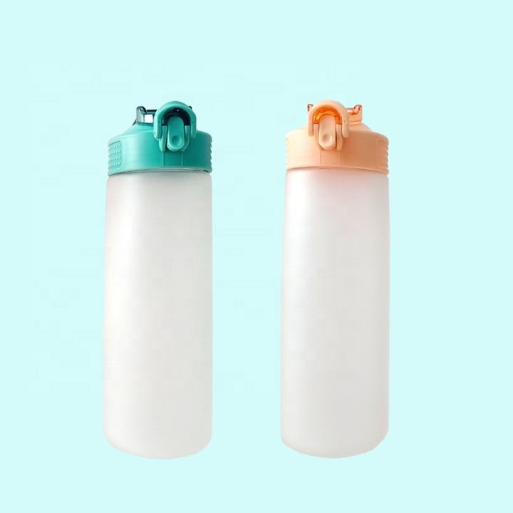 Wholesale Matte Color Bounce Cover Plastic Water Bottle 700 Ml New Product Mountain Plastic Water Bottle Industrial Production