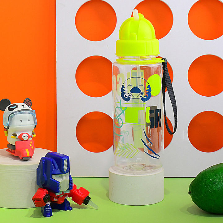 Wholesale price 550ml BPA FREE customize logo and color Light portable Plastic kids water bottles Industrial Supplier Supply