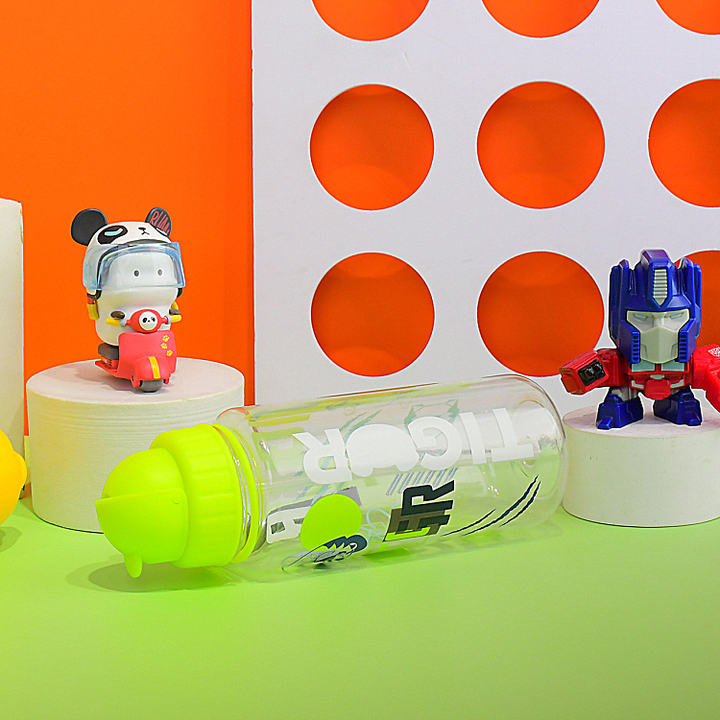 Wholesale price 550ml BPA FREE customize logo and color Light portable Plastic kids water bottles Industrial Supplier Supply