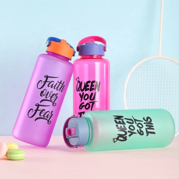 Wholesale price Big capacity 50oz /1500ml  Bpa Free Plastic Sports Gym Water Bottle With Handgrip and straw China Bulk Supplier Customization