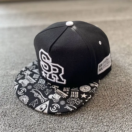 Custom Brim Two Tone 3D Embroider 6 Panel Snapback Cap