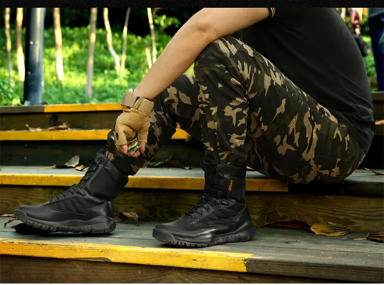 Tactical Boots Ultralight Combat Flying Boots Outdoor Men Shoes