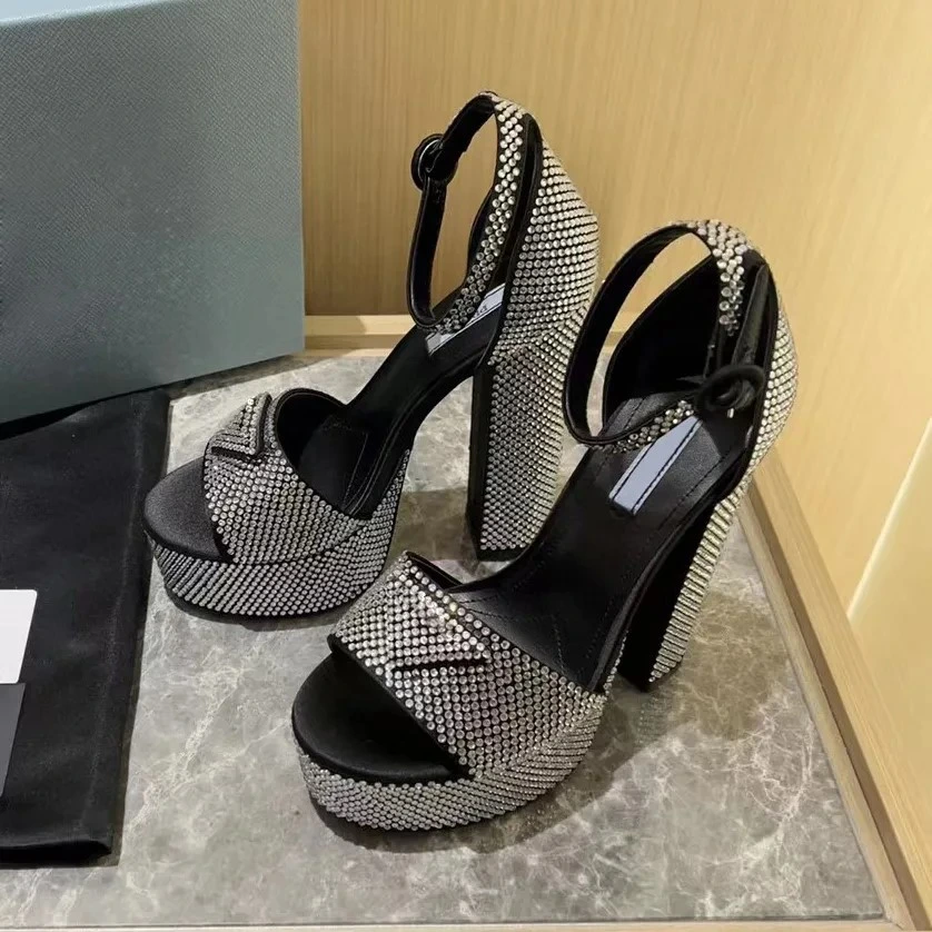 Factory Wholesale Designer High Heels 1: 1 Replica Women′s Casual Shoes