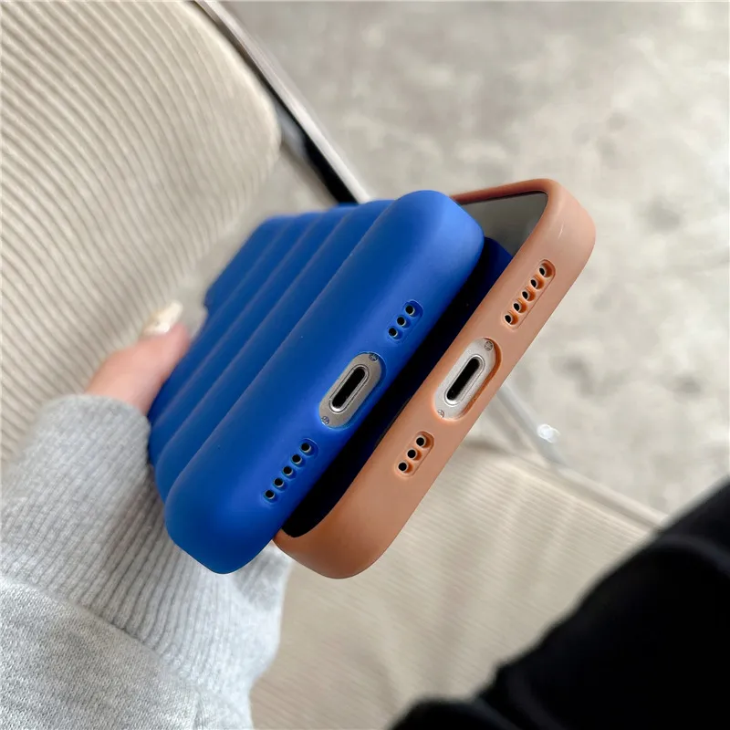 Fashion Hot Puffer Mobile Phone Case for iPhone 15 Down Jacket Puffer Case