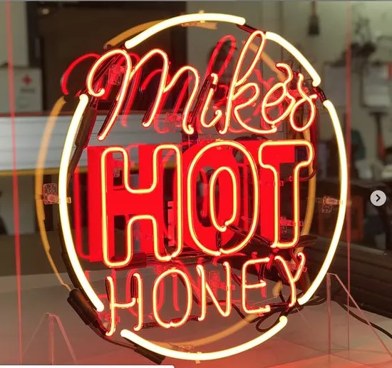 Custom LED Neon Sign Shop Sign Wall Decor Business Signage Illuminated Round Acrylic Neon Sign