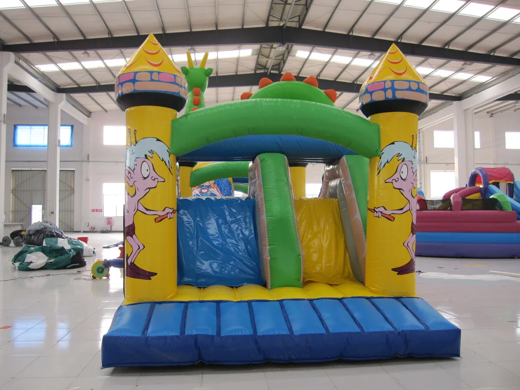 Inflatable Obstacles in Inflatable Castle (AQ152)