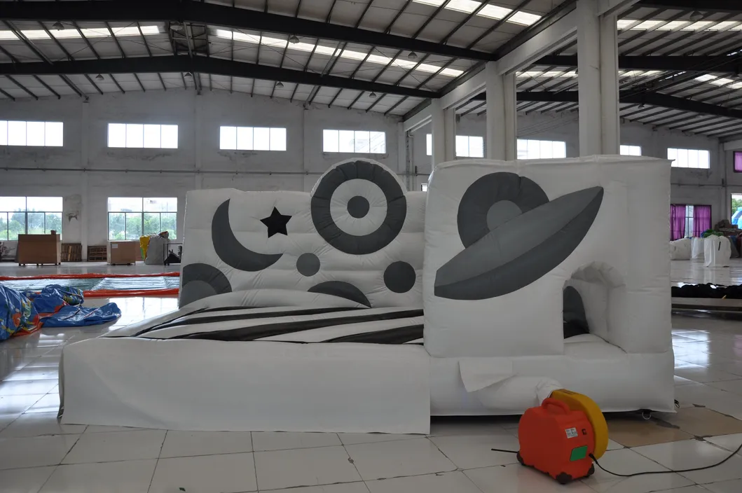 Novel Design Black and White Inflatable Planet Bouncer for Sale (AQ02397)