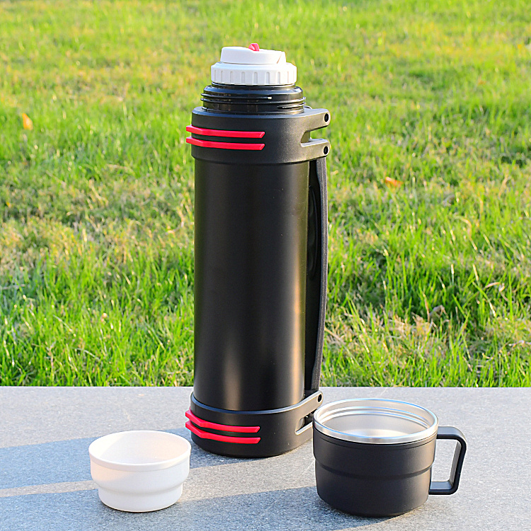 2000ml/2L Stainless Steel Travel  Portable Large Capacity Outdoor Camping SUS304 Sports water bottle