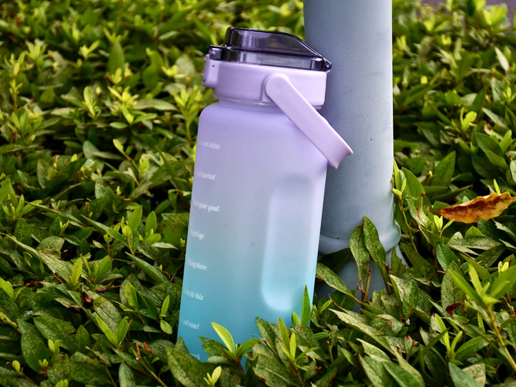 Wholesale Customized Bpa Free Plastic Eco Friendly Gym Water Bottle 2 Liter Sport Water Bottle