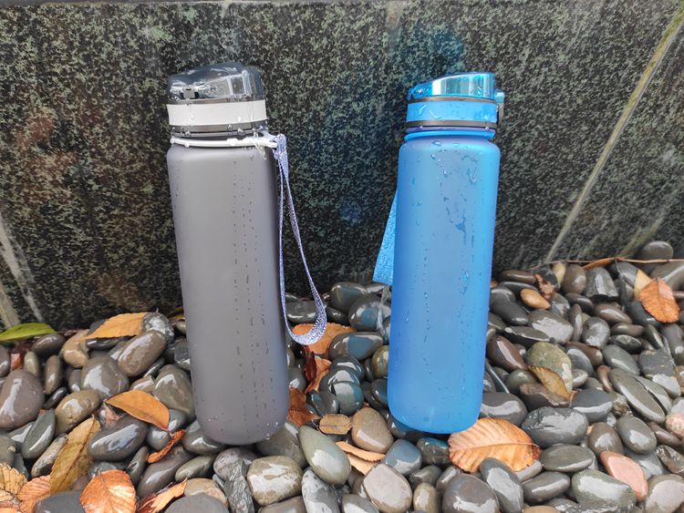 Wholesale Large Capacity 32oz/1000ml Bpa Free Custom Logo Plastic Sport Water Bottle with rope and lid