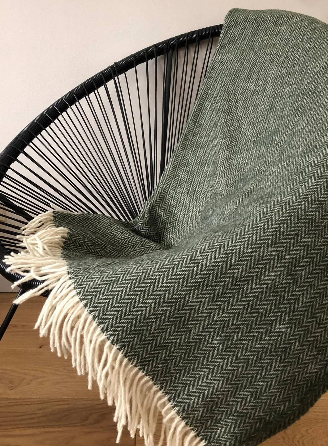 20% Wool 80% Acrylic Warm and Comfortable Fringed Wool Blanket