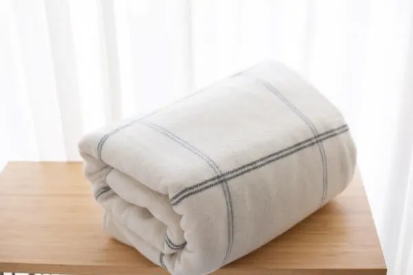 High Quality Soft Comfortable White Wool Blanket for Bedroom