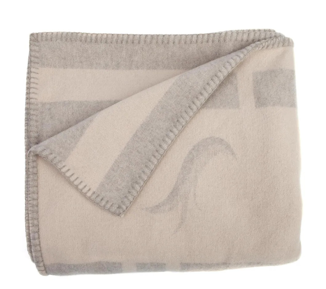 New Pure Wool Plain Jacquard Warm and Cold-Proof Blanket