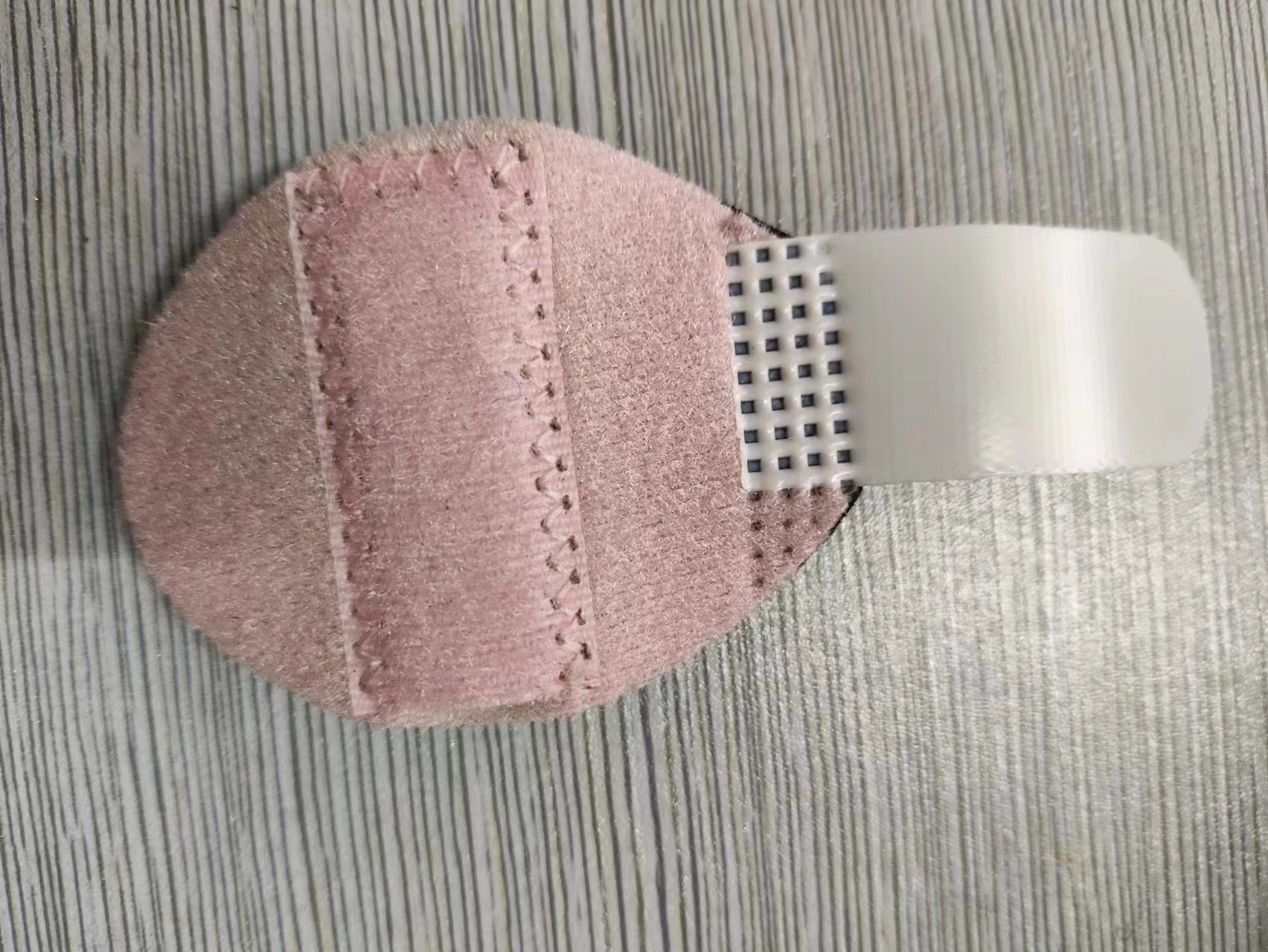 Aluminum strip fixed finger cover for adults and children Removable Velcro sports cover ODM Manufacturing