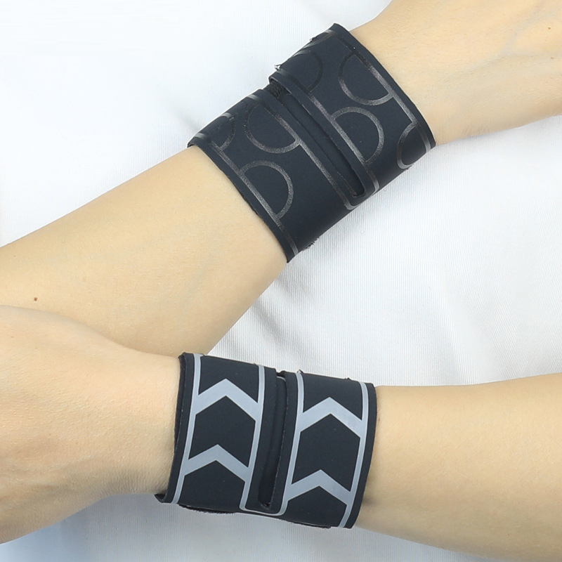 Sports wristband anti sprain compression strap soft armor fitness weightlifting hand protection wrist and arm ring Discount Wholesale Production