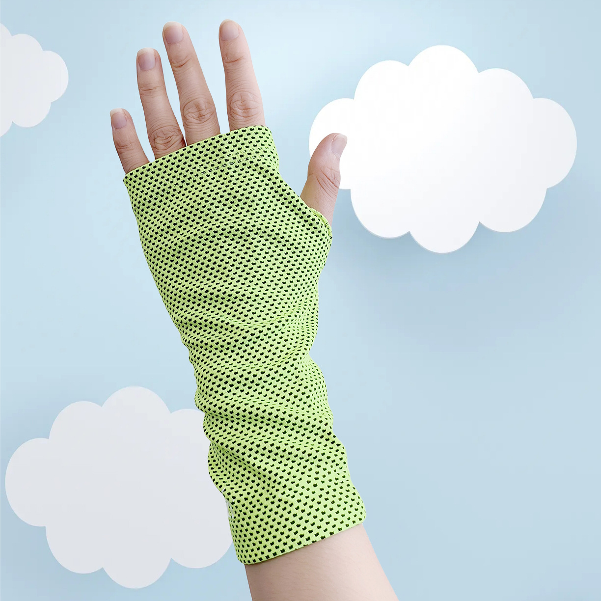 Sunscreen ice silk gloves sweat absorption breathable thin wrist brace sports cycling running half finger Wrist protection Supplier Wholesale