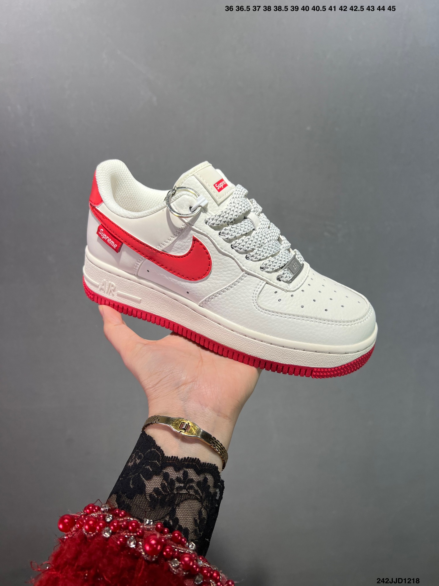 NIKE AIR FORCE 1